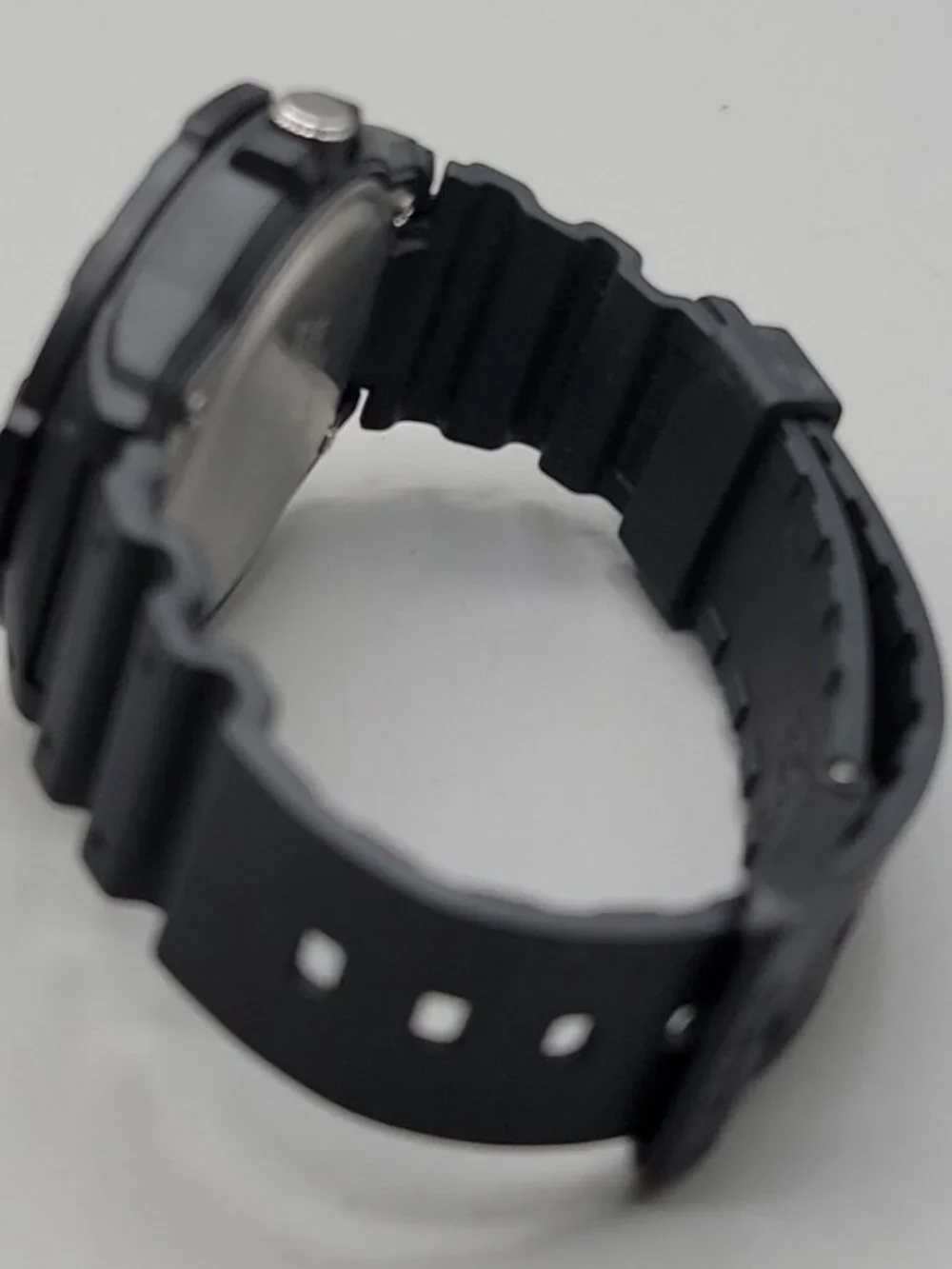 Casio Sports 5125 Unisex Quartz Watch Day/Date 28mm 9
